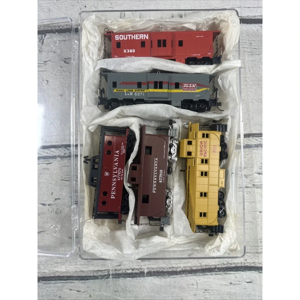 HO Scale Caboose Lot of 5 Union Pacific PRR Southern Family Lines Seaboard